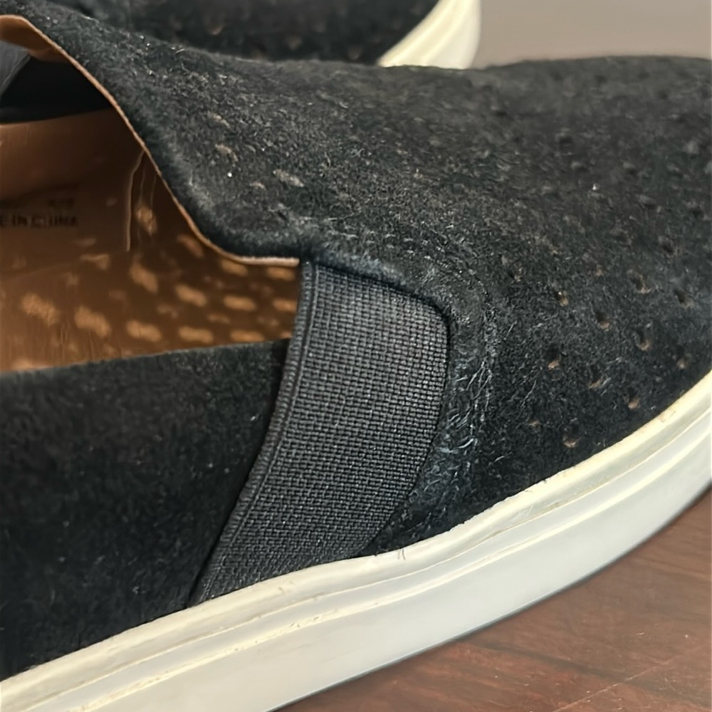 Frye and Co Peggy Perforated Black Suede Slip On Loafers Flats Women’s 8 Shoes - Picture 17 of 17
